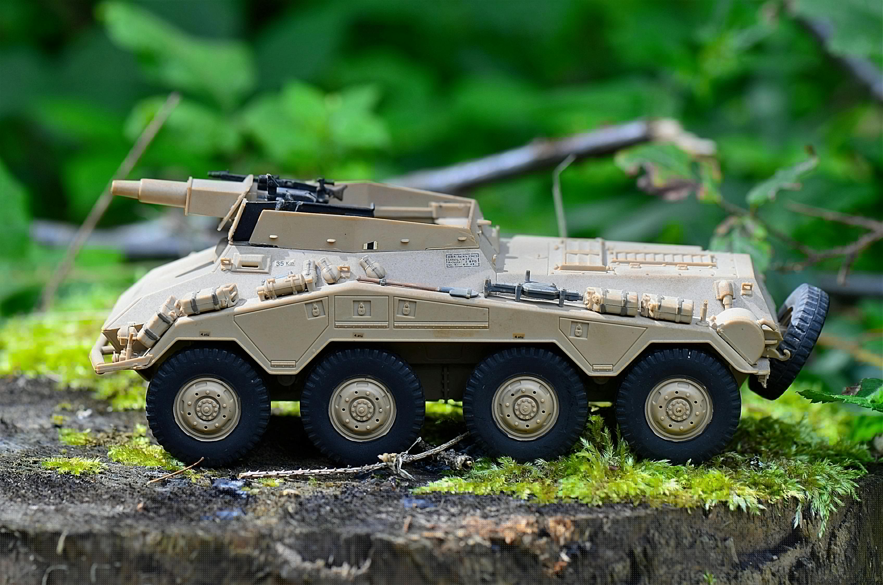 2024新澳門正版免費(fèi)資料車軍事周邊模型，探索與解析，關(guān)于軍事周邊模型的探索與解析，新澳門正版免費(fèi)資料的違法犯罪問題探討