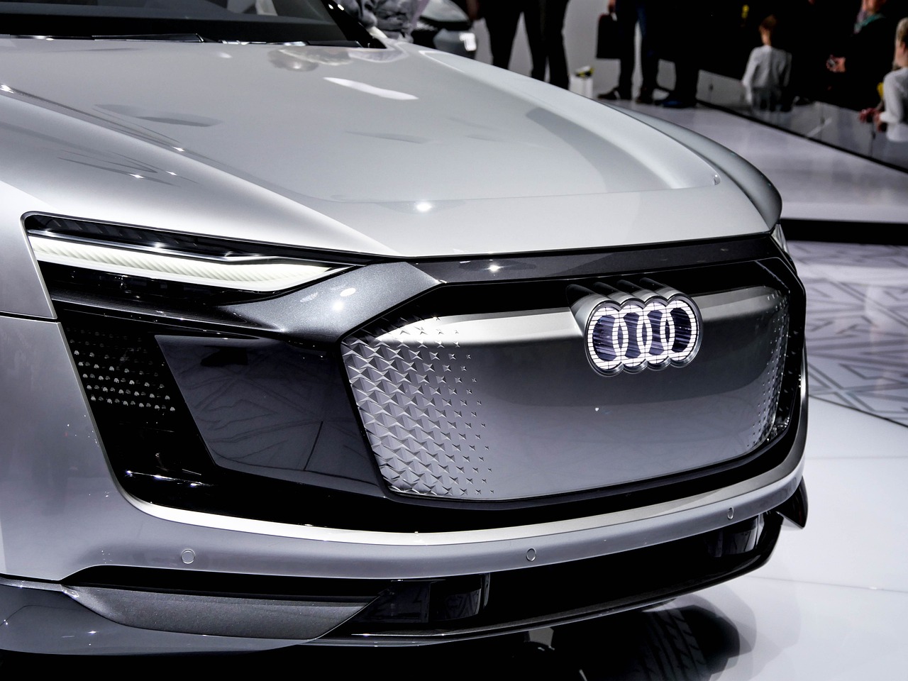 XT6鉑金提車價(jià)，豪華SUV購車指南